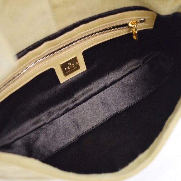 Fendi Beige Suede Baguette Handbag 2375/26424/009 NQ00730 - Picture 6 of 8